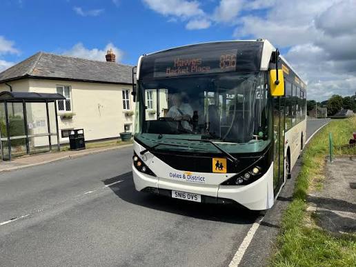 "Dales Jumper" Minibus Trial Links Swaledale and Wensleydale