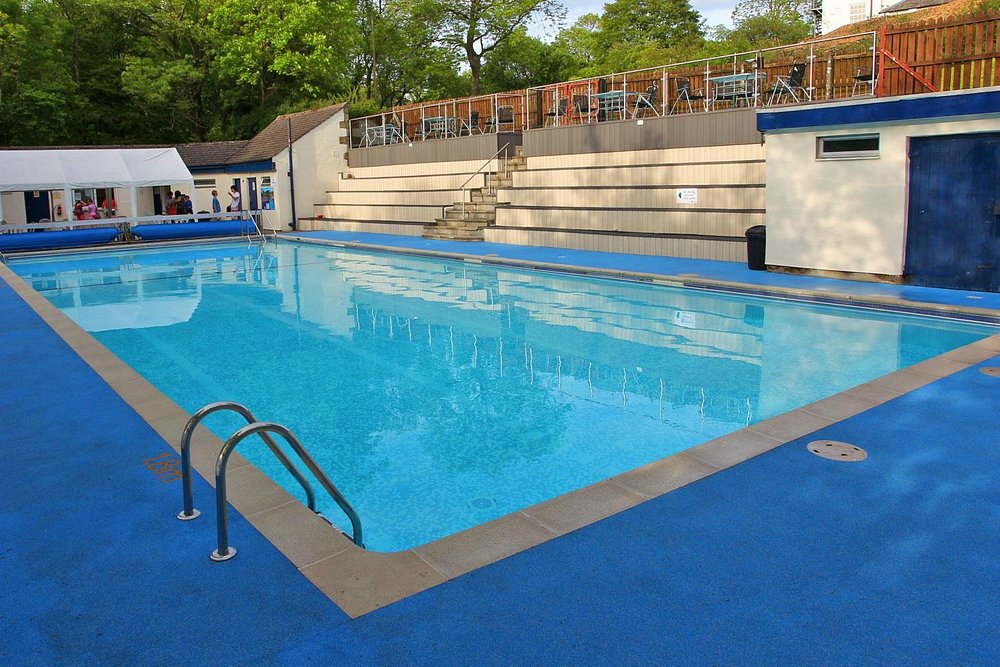 Community Outdoor Pool Operates Extended Mid-Week Swim Timetable